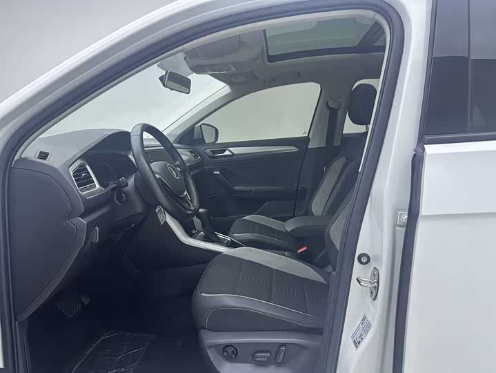 Фото 9 - Volkswagen T-Roc