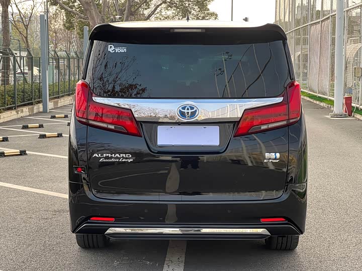 Фото 5 - Toyota Alphard