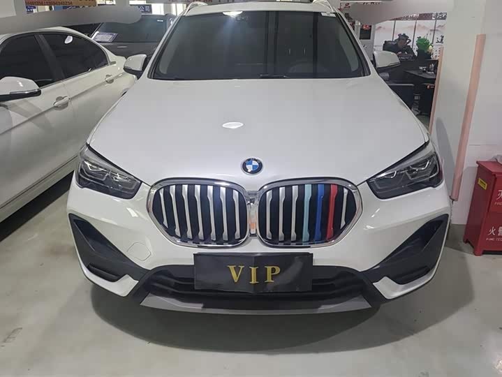 Фото 2 - BMW X1