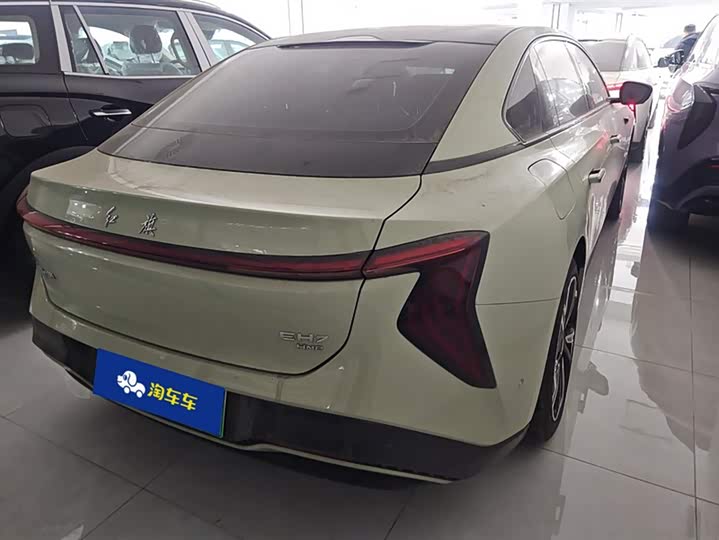 Фото 3 - Hongqi EH7