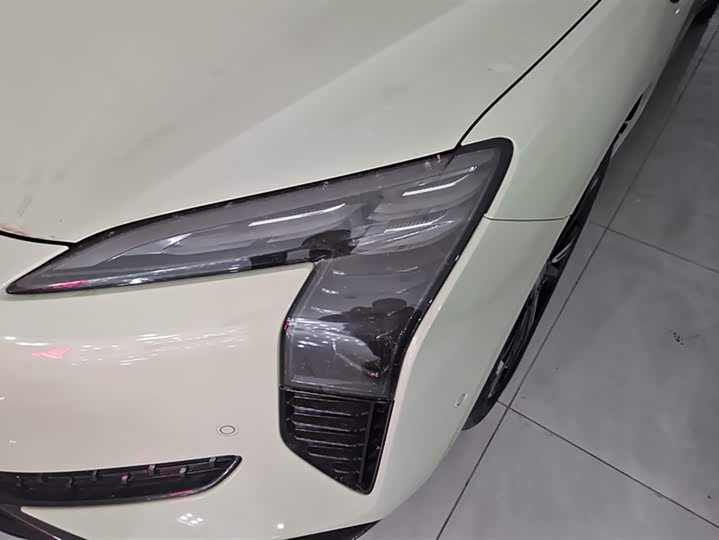 Фото 5 - Hongqi EH7