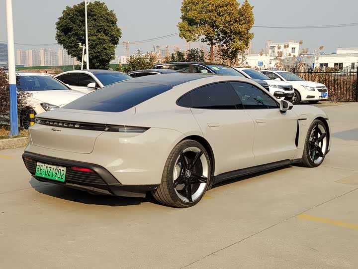 Фото 5 - Porsche Taycan