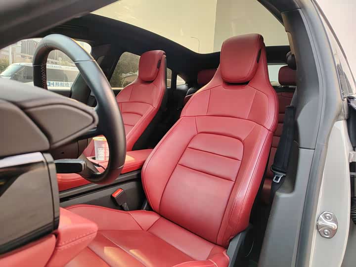 Фото 9 - Porsche Taycan