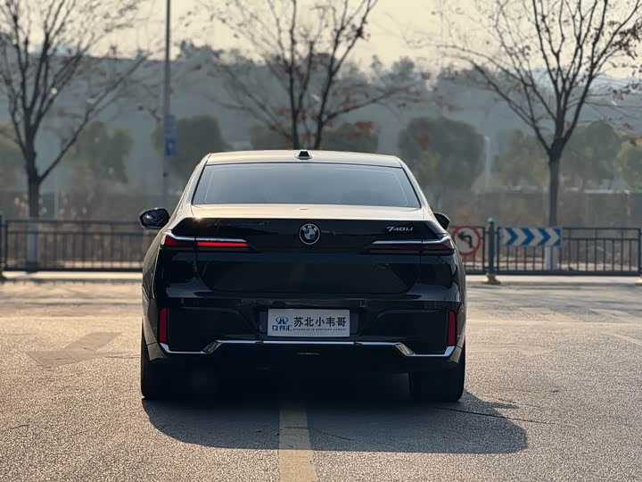 Фото 4 - BMW 7 Series