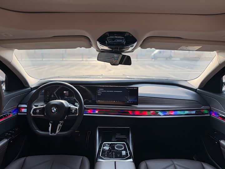 Фото 8 - BMW 7 Series