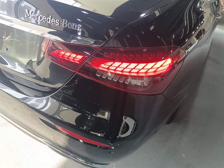 Фото 8 - Mercedes-Benz E-Class