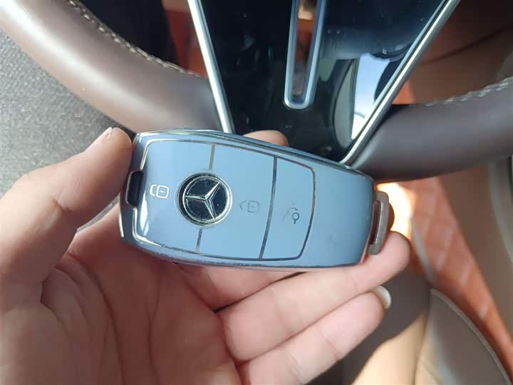 Фото 9 - Mercedes-Benz E-Class