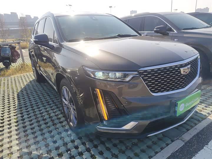 Фото 4 - Cadillac XT6