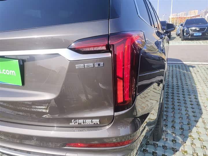 Фото 8 - Cadillac XT6