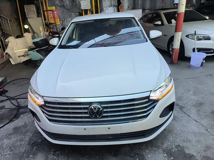 Фото 3 - Volkswagen Lavida