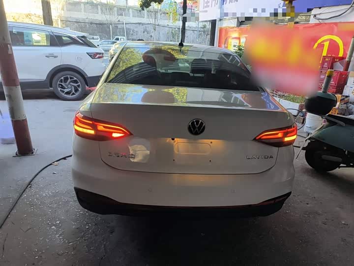 Фото 6 - Volkswagen Lavida