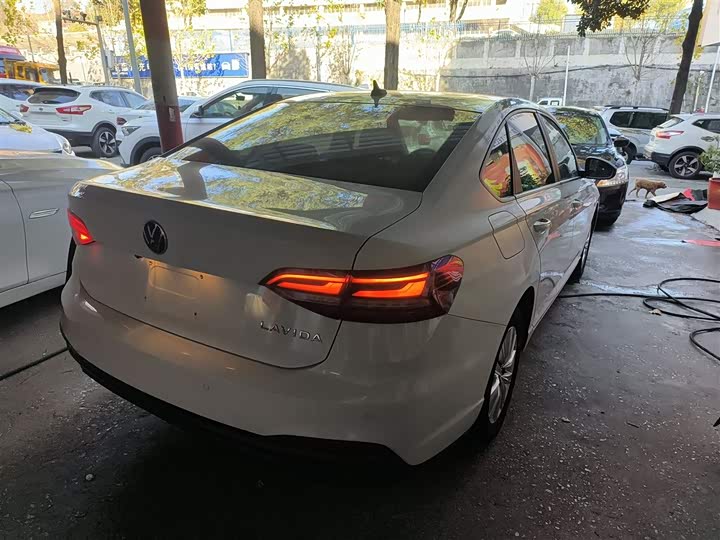 Фото 7 - Volkswagen Lavida