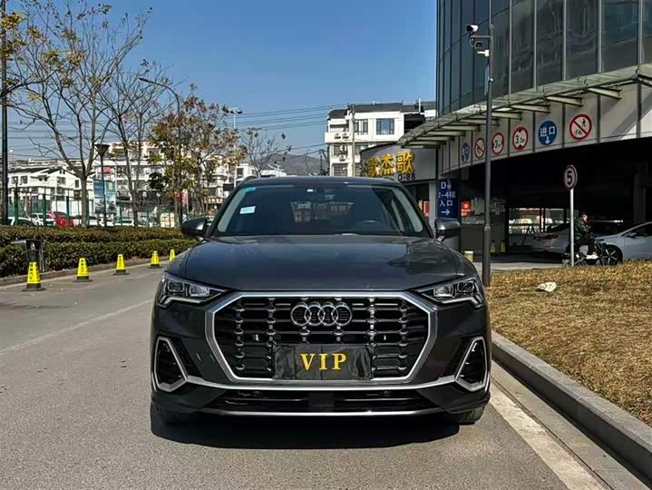 Фото 2 - Audi Q3