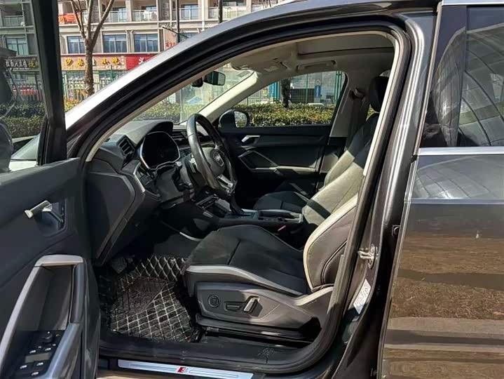 Фото 5 - Audi Q3