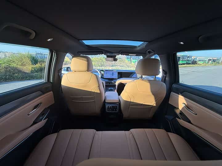 Фото 9 - BYD Song L DM-i Hybrid