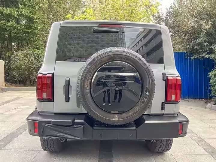 Фото 8 - Tank 300