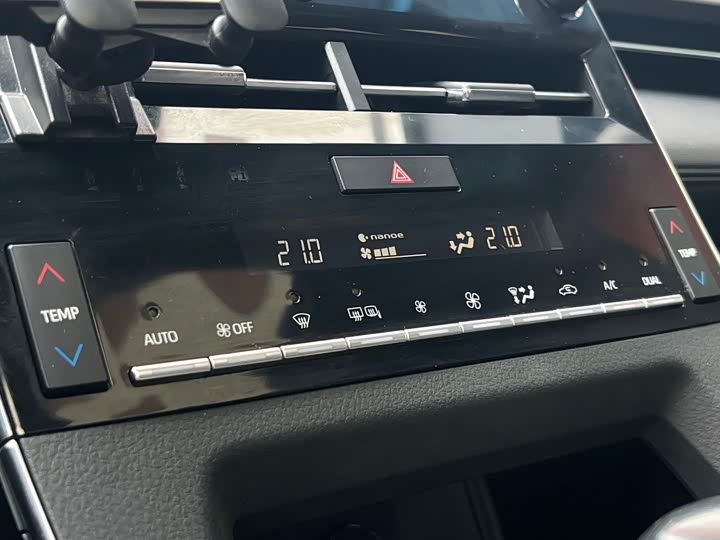 Фото 7 - Toyota Avalon