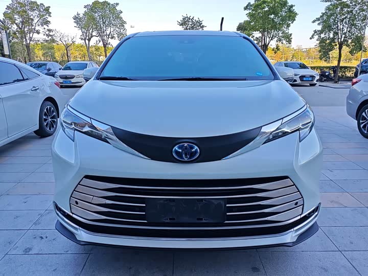 Фото 2 - Toyota Sienna