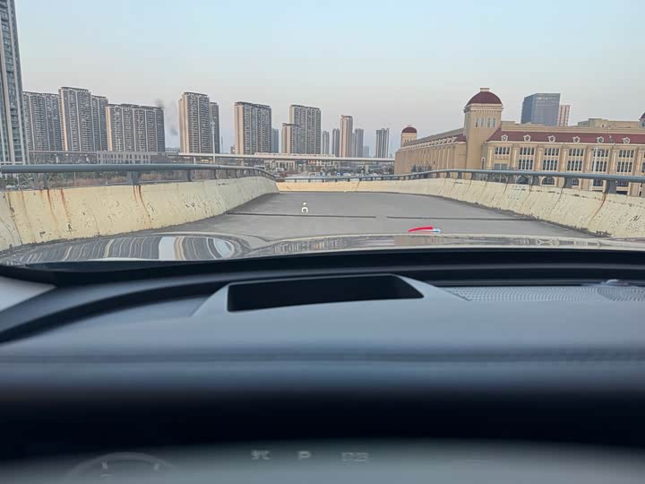 Фото 8 - Hongqi HS5