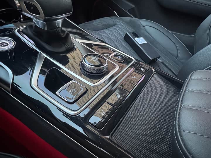 Фото 9 - Hongqi HS5