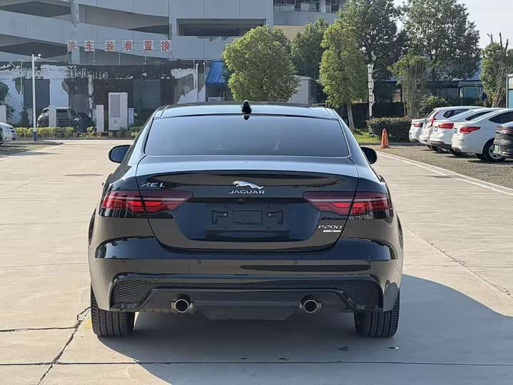 Фото 7 - Jaguar XE L