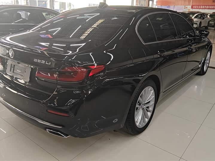 Фото 3 - BMW 5 Series