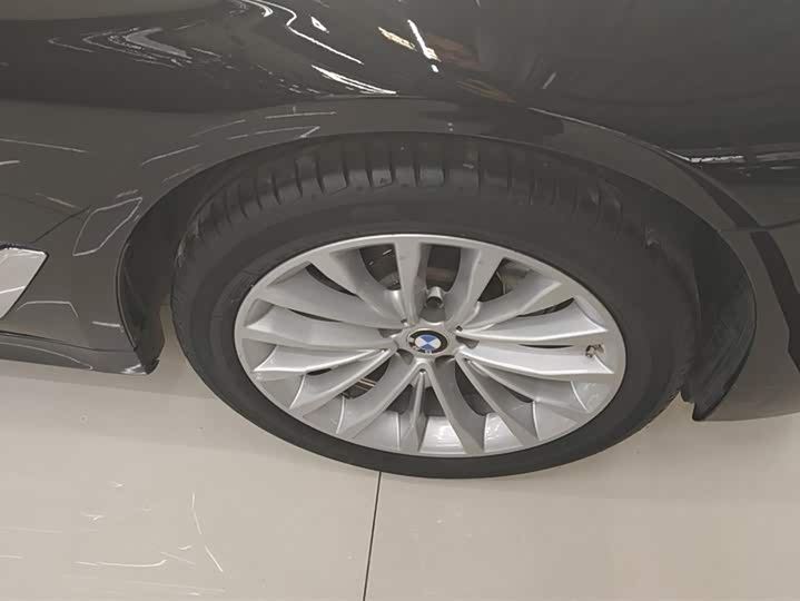 Фото 6 - BMW 5 Series