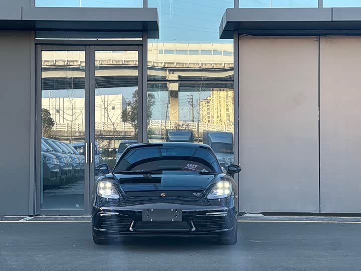 Фото 2 - Porsche 718