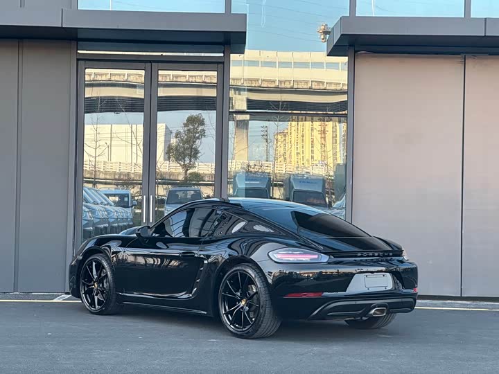 Фото 4 - Porsche 718