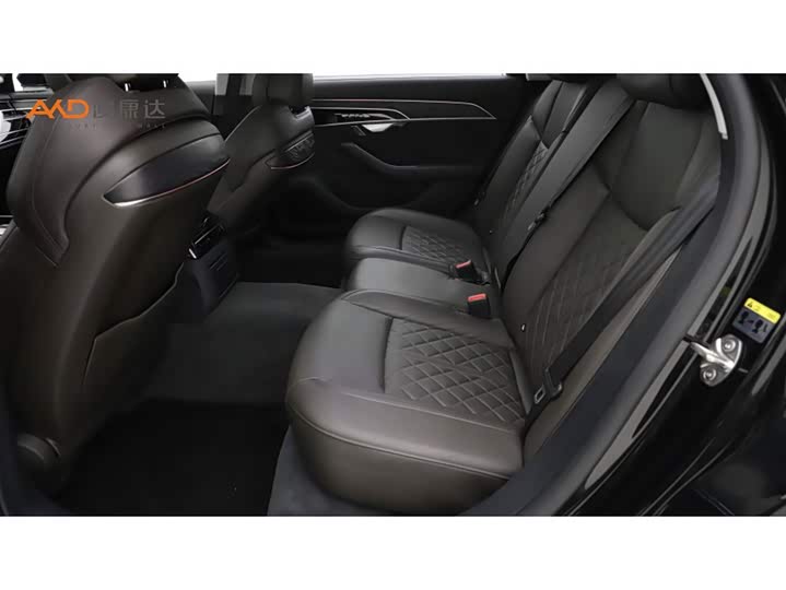 Фото 7 - Audi A8