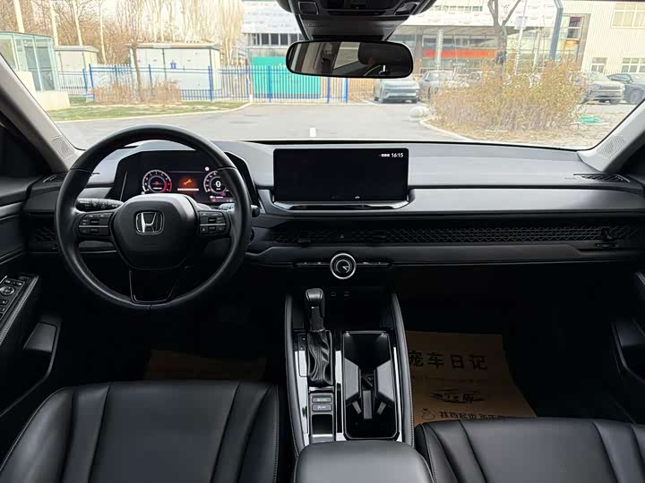 Фото 5 - Honda Accord