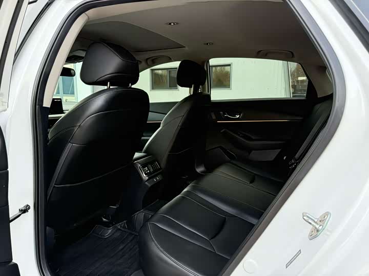 Фото 6 - Honda Accord