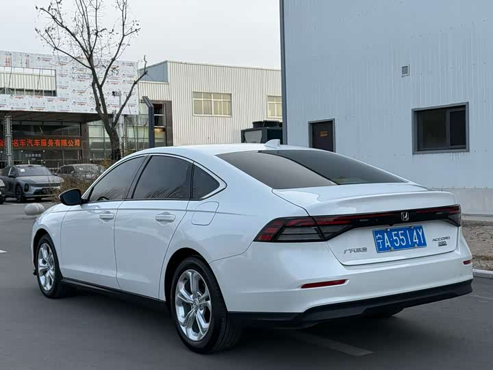 Фото 7 - Honda Accord