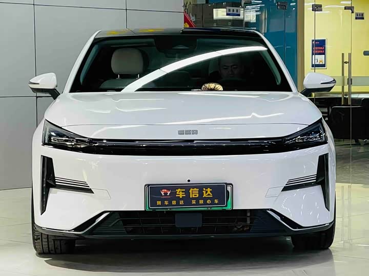 Фото 2 - Geely Galaxy L6