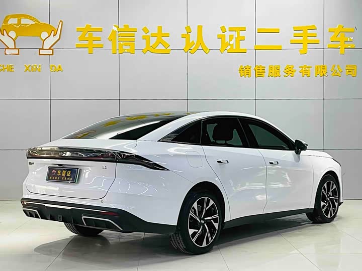 Фото 3 - Geely Galaxy L6