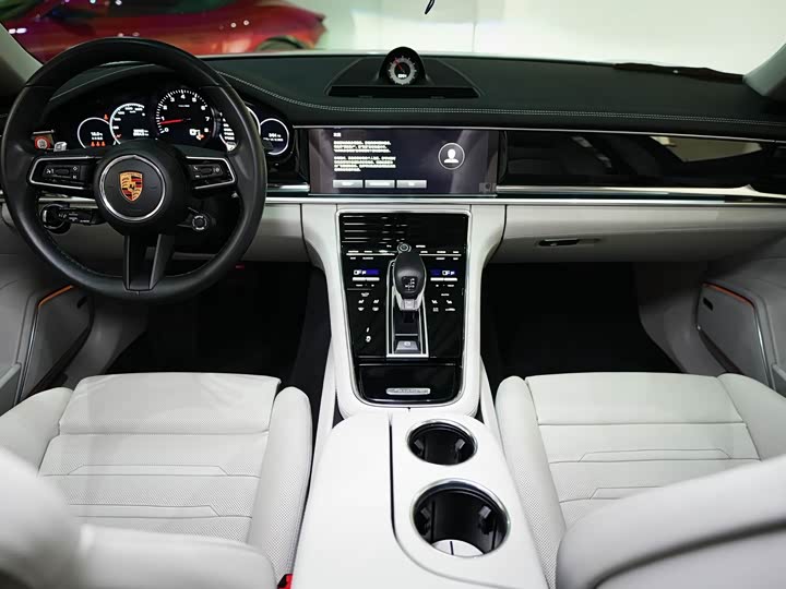 Фото 9 - Porsche Panamera