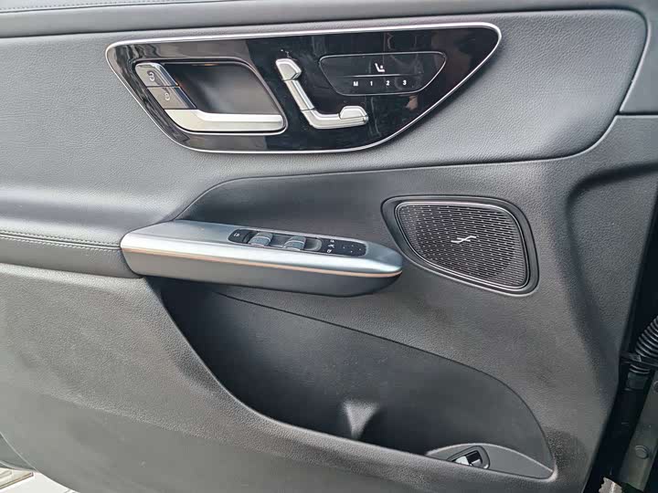 Фото 4 - Mercedes-Benz GLC-Class