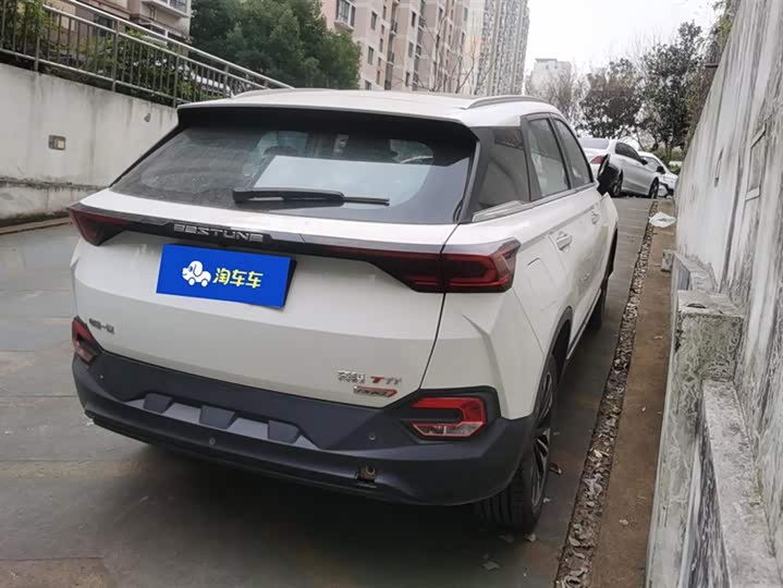 Фото 3 - Bestune T77