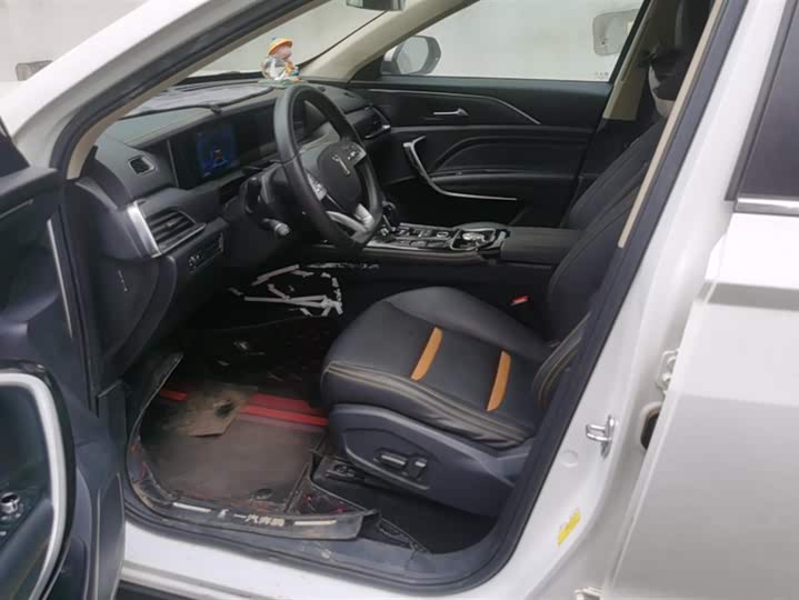 Фото 9 - Bestune T77