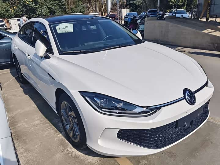 Фото 3 - Volkswagen Lamando L