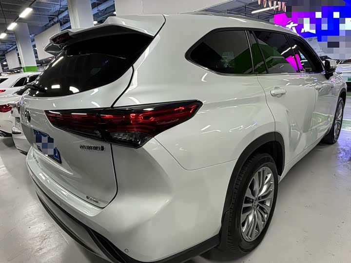 Фото 6 - Toyota Highlander