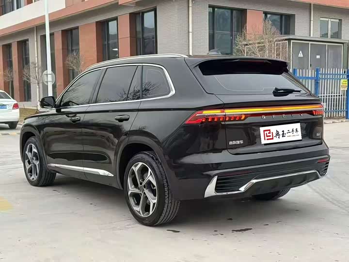 Фото 9 - Geely Monjaro