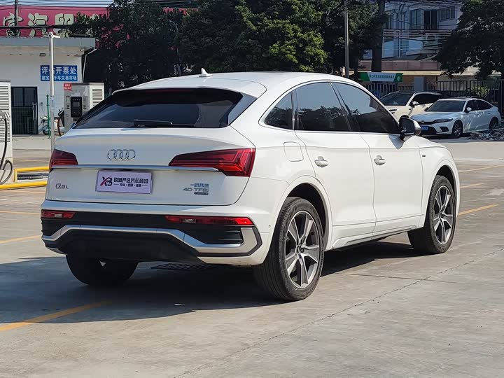 Фото 4 - Audi Q5L Sportback