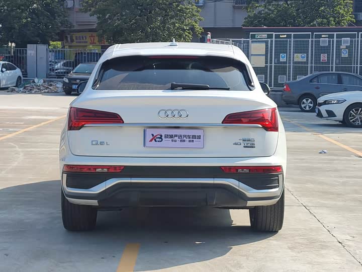 Фото 5 - Audi Q5L Sportback