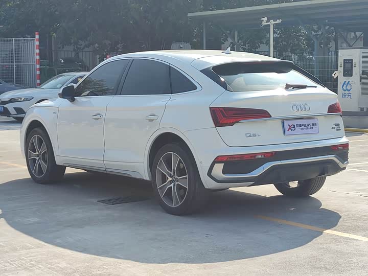 Фото 6 - Audi Q5L Sportback