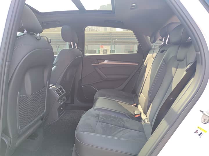 Фото 9 - Audi Q5L Sportback