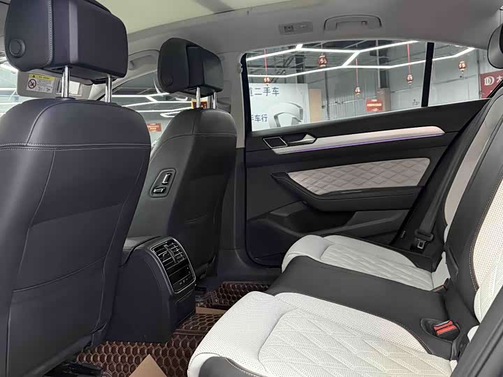 Фото 9 - Volkswagen Magotan