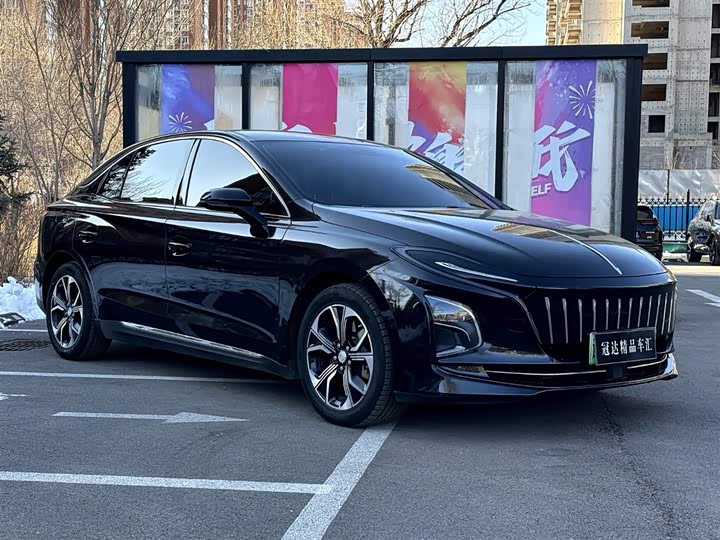 Фото 3 - Hongqi E-QM5