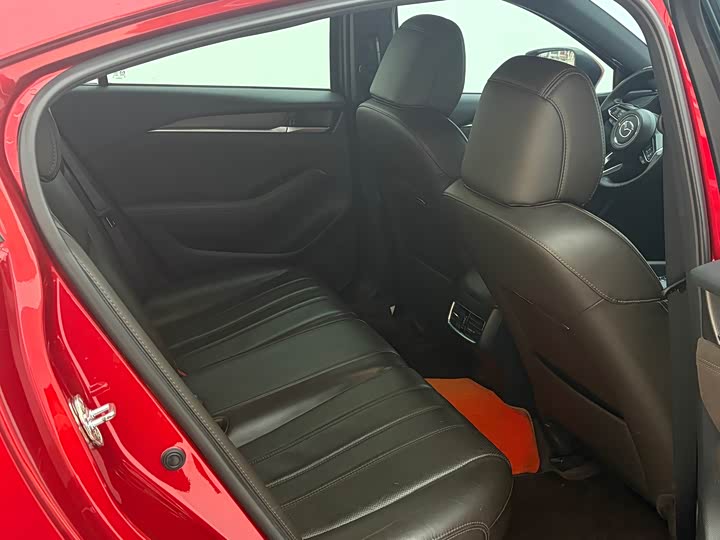 Фото 8 - Mazda Atenza