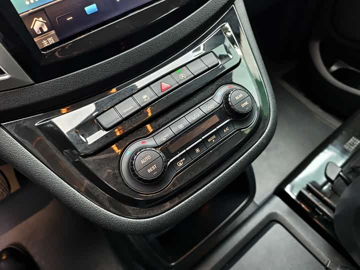 Фото 8 - Mercedes-Benz Vito